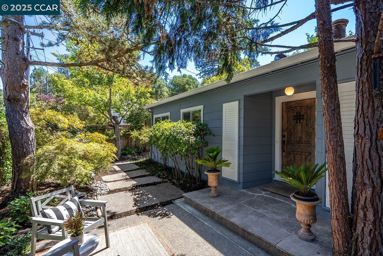 Detail Gallery Image 1 of 32 For 183 Camino Pablo, Orinda,  CA 94563 - 2 Beds | 2 Baths