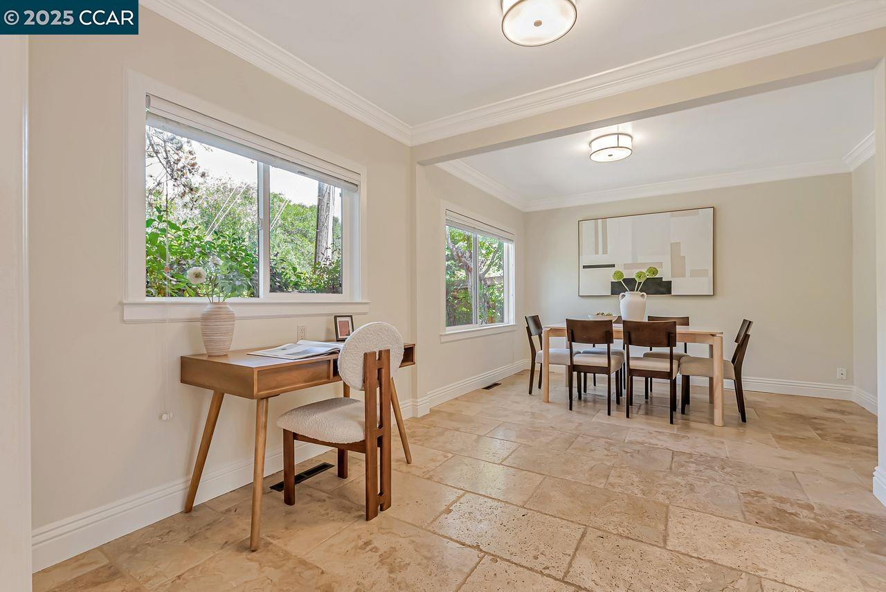 Detail Gallery Image 11 of 32 For 183 Camino Pablo, Orinda,  CA 94563 - 2 Beds | 2 Baths