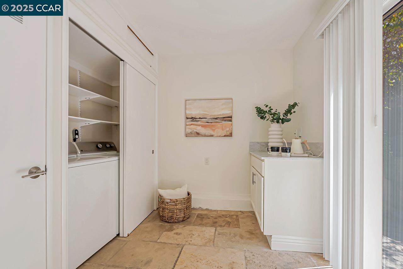 Detail Gallery Image 20 of 32 For 183 Camino Pablo, Orinda,  CA 94563 - 2 Beds | 2 Baths