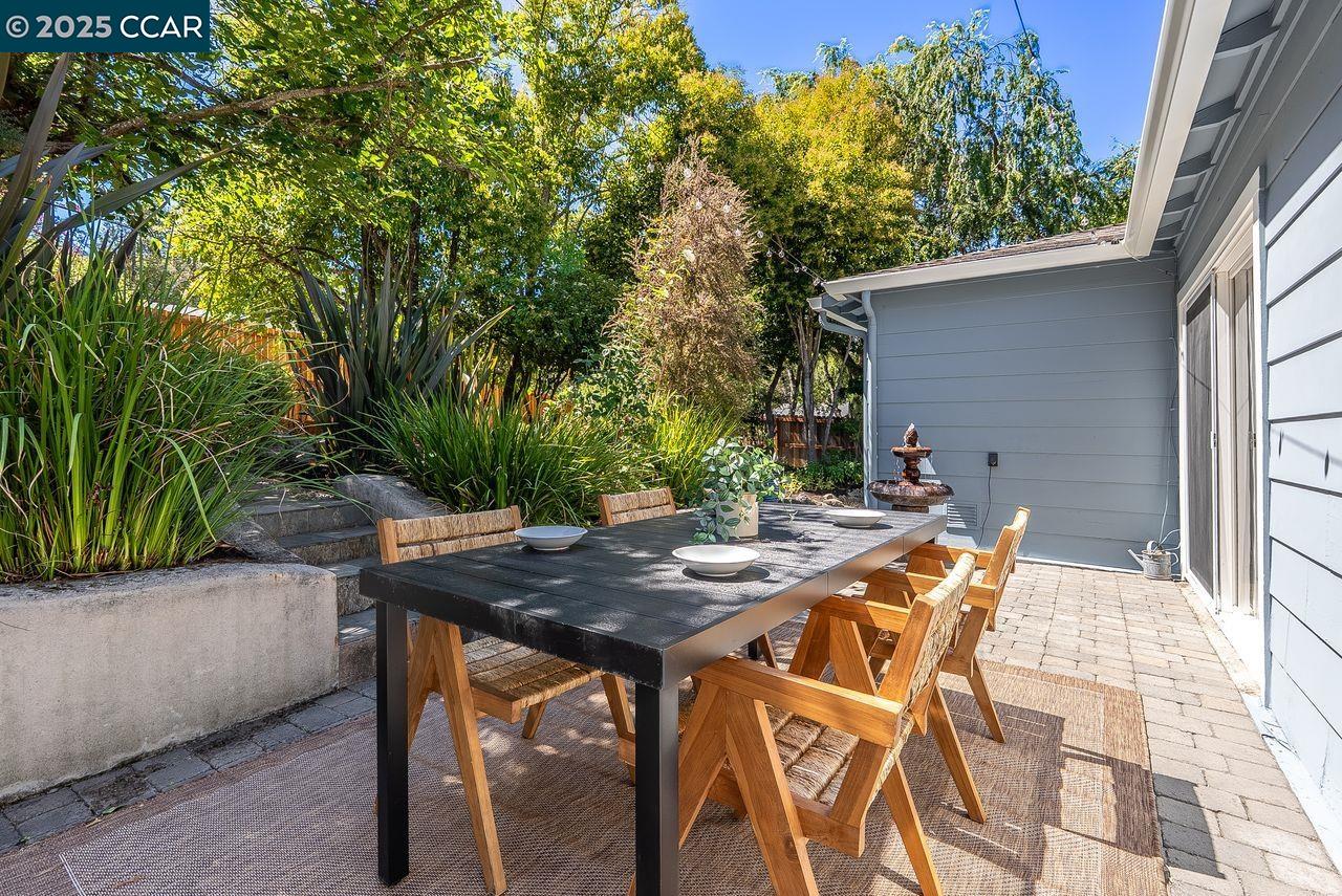 Detail Gallery Image 22 of 34 For 183 Camino Pablo, Orinda,  CA 94563 - 2 Beds | 2 Baths