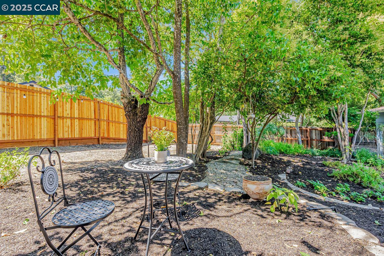 Detail Gallery Image 25 of 32 For 183 Camino Pablo, Orinda,  CA 94563 - 2 Beds | 2 Baths