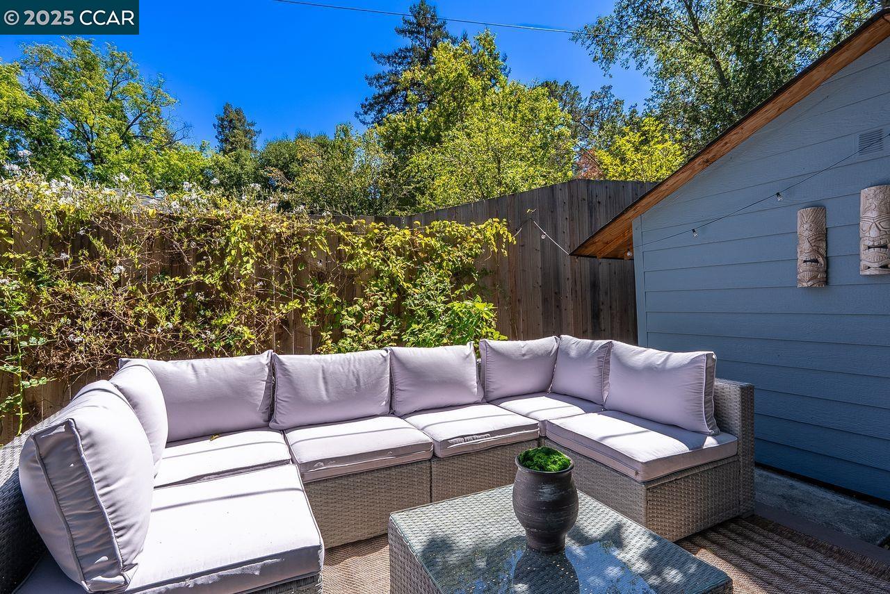 Detail Gallery Image 27 of 32 For 183 Camino Pablo, Orinda,  CA 94563 - 2 Beds | 2 Baths