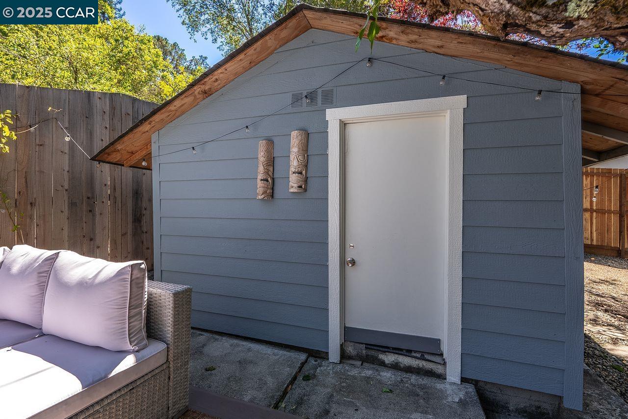 Detail Gallery Image 28 of 32 For 183 Camino Pablo, Orinda,  CA 94563 - 2 Beds | 2 Baths
