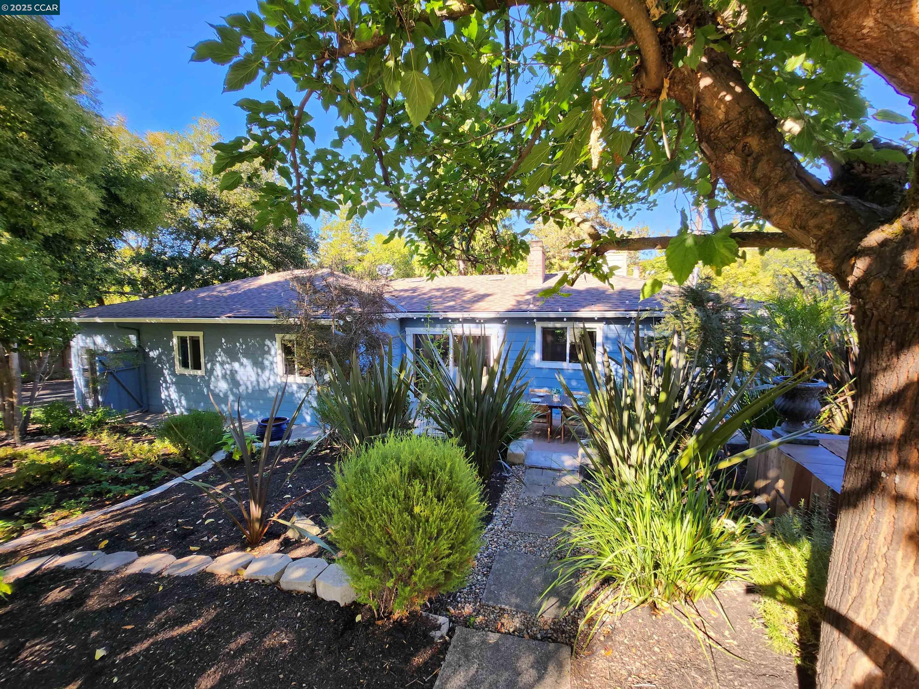 Detail Gallery Image 27 of 30 For 183 Camino Pablo, Orinda,  CA 94563 - 2 Beds | 2 Baths