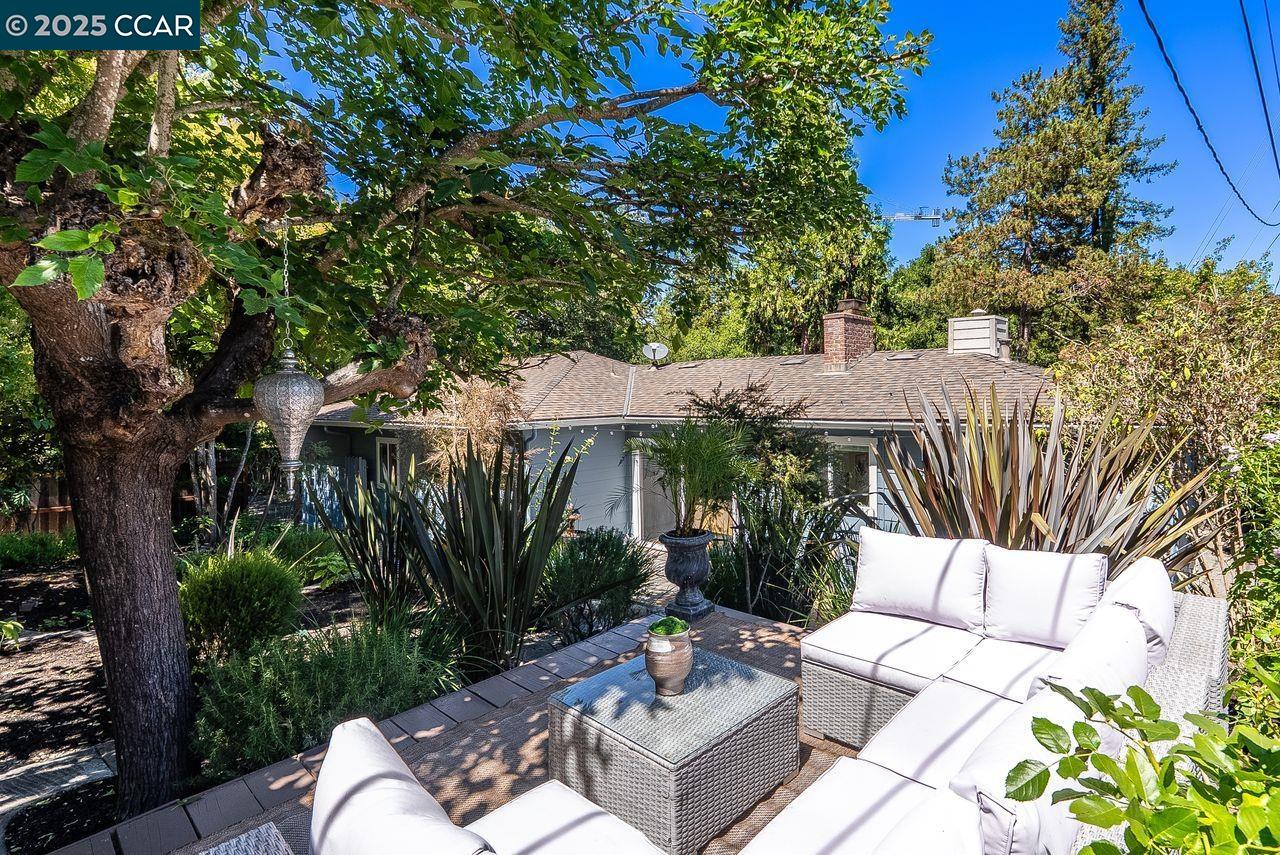 Detail Gallery Image 31 of 34 For 183 Camino Pablo, Orinda,  CA 94563 - 2 Beds | 2 Baths