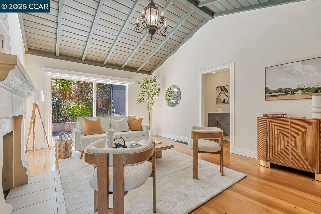 Detail Gallery Image 6 of 34 For 183 Camino Pablo, Orinda,  CA 94563 - 2 Beds | 2 Baths