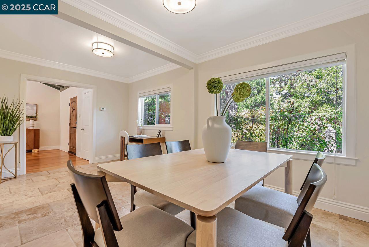 Detail Gallery Image 9 of 34 For 183 Camino Pablo, Orinda,  CA 94563 - 2 Beds | 2 Baths