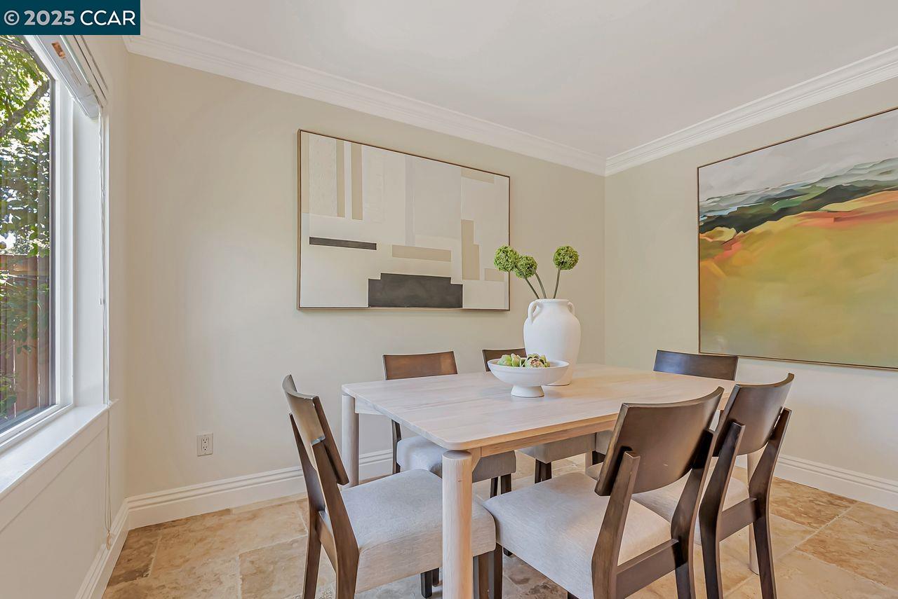 Detail Gallery Image 10 of 32 For 183 Camino Pablo, Orinda,  CA 94563 - 2 Beds | 2 Baths