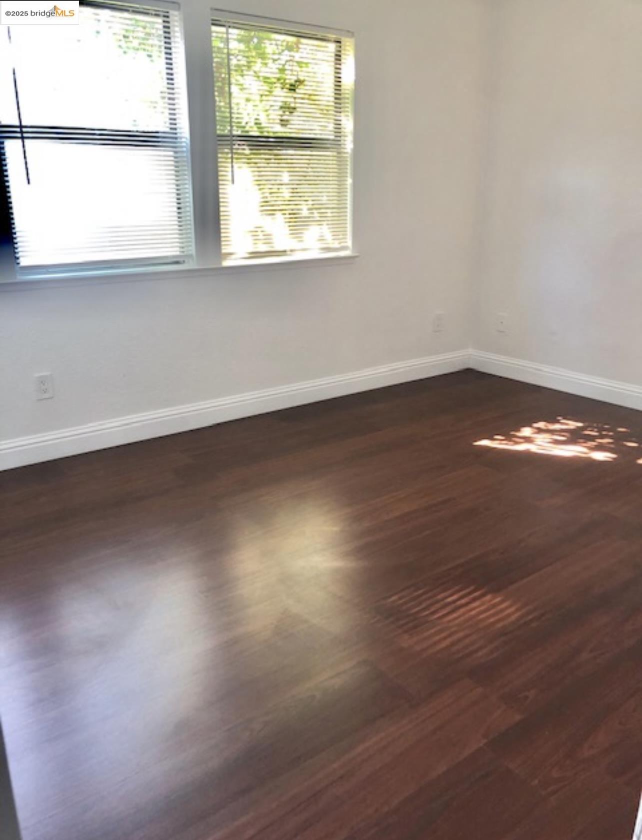 Detail Gallery Image 2 of 5 For 5773 Martin Luther King Jr., Oakland,  CA 94608 - 3 Beds | 2 Baths
