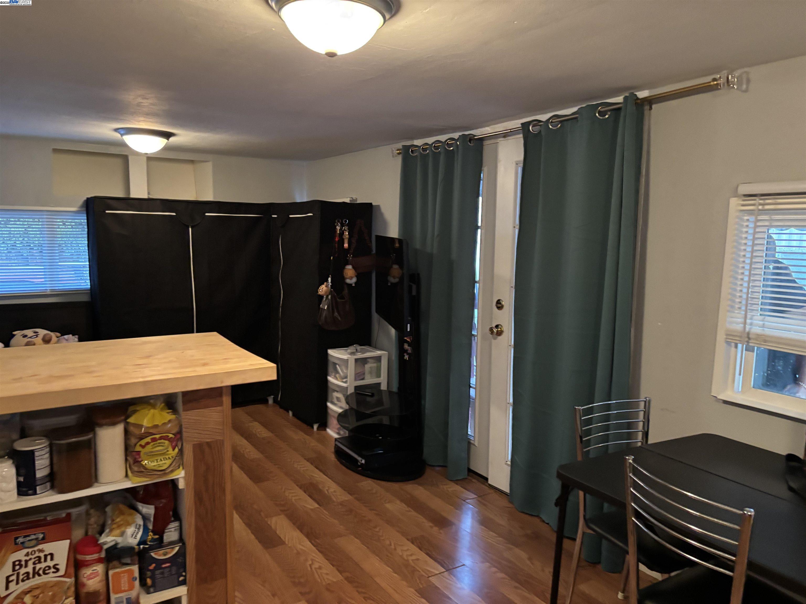 Detail Gallery Image 7 of 13 For 2500 Springs Road #126,  Vallejo,  CA 94591 - 1 Beds | 1 Baths