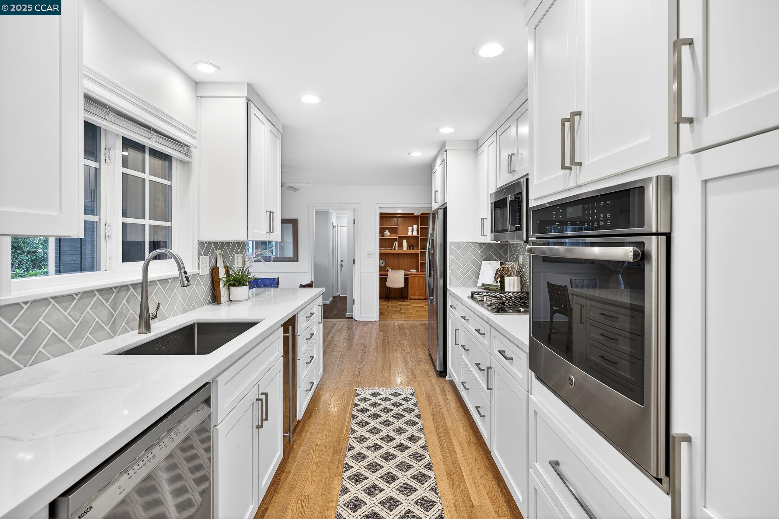 Detail Gallery Image 13 of 58 For 67 Lynwood Pl, Moraga,  CA 94556 - 4 Beds | 2/1 Baths