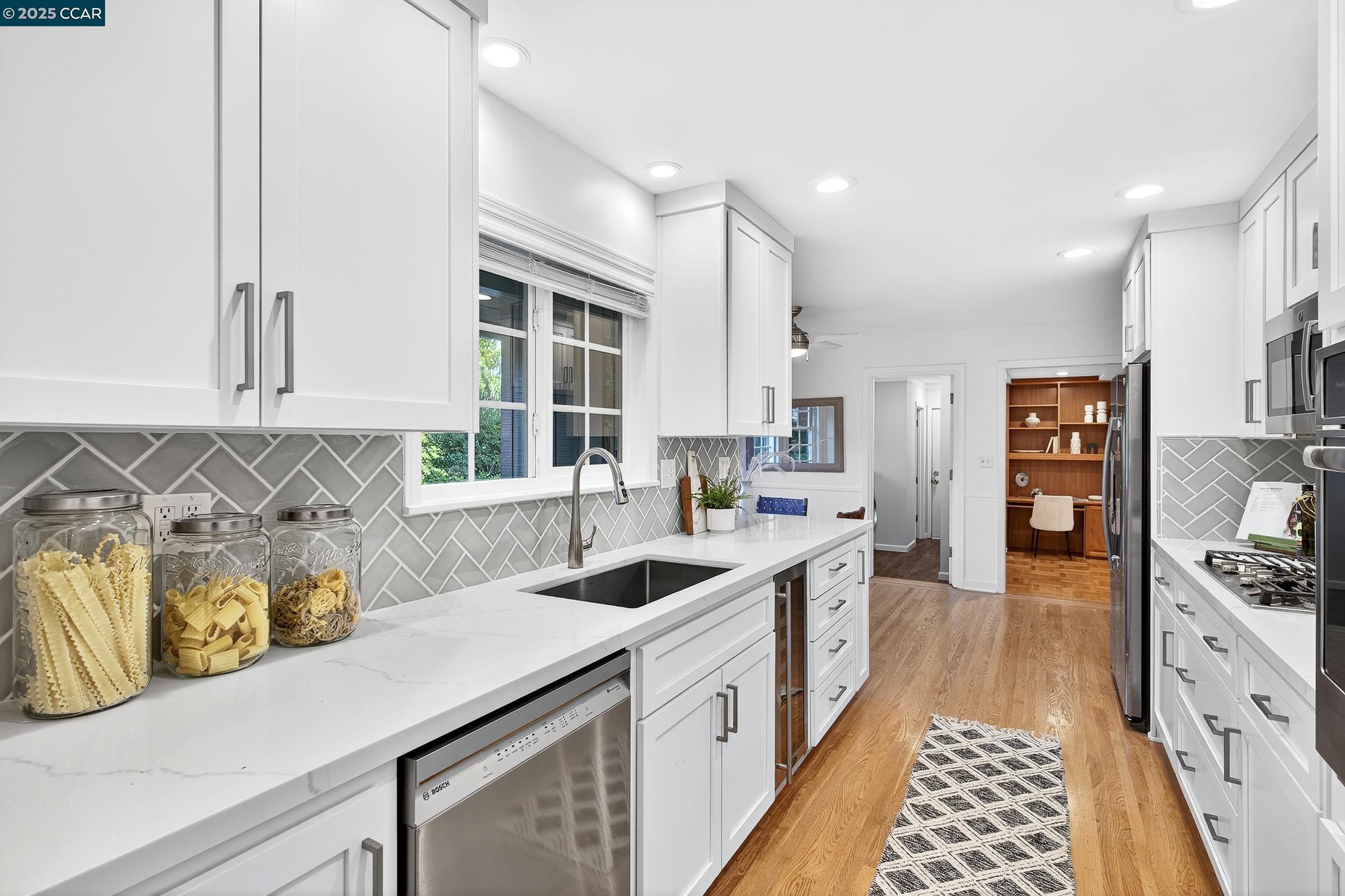 Detail Gallery Image 14 of 58 For 67 Lynwood Pl, Moraga,  CA 94556 - 4 Beds | 2/1 Baths