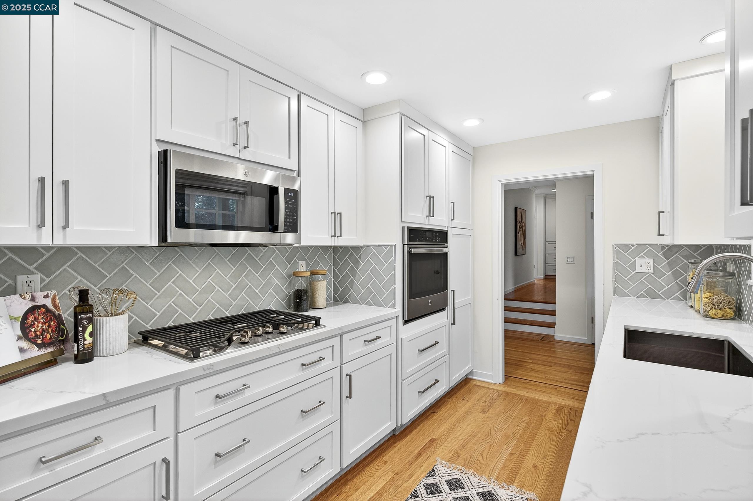 Detail Gallery Image 15 of 58 For 67 Lynwood Pl, Moraga,  CA 94556 - 4 Beds | 2/1 Baths