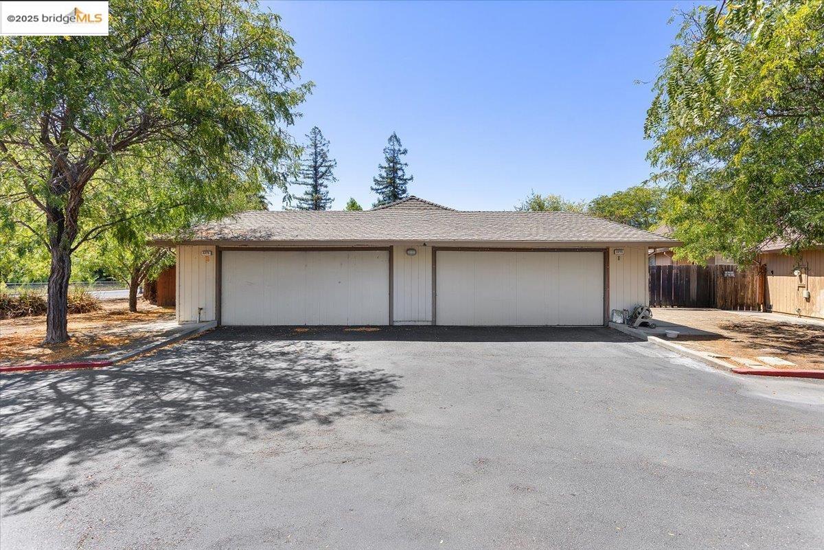 Detail Gallery Image 1 of 36 For 2275 Whitman Rd, Concord,  CA 94518 - – Beds | – Baths