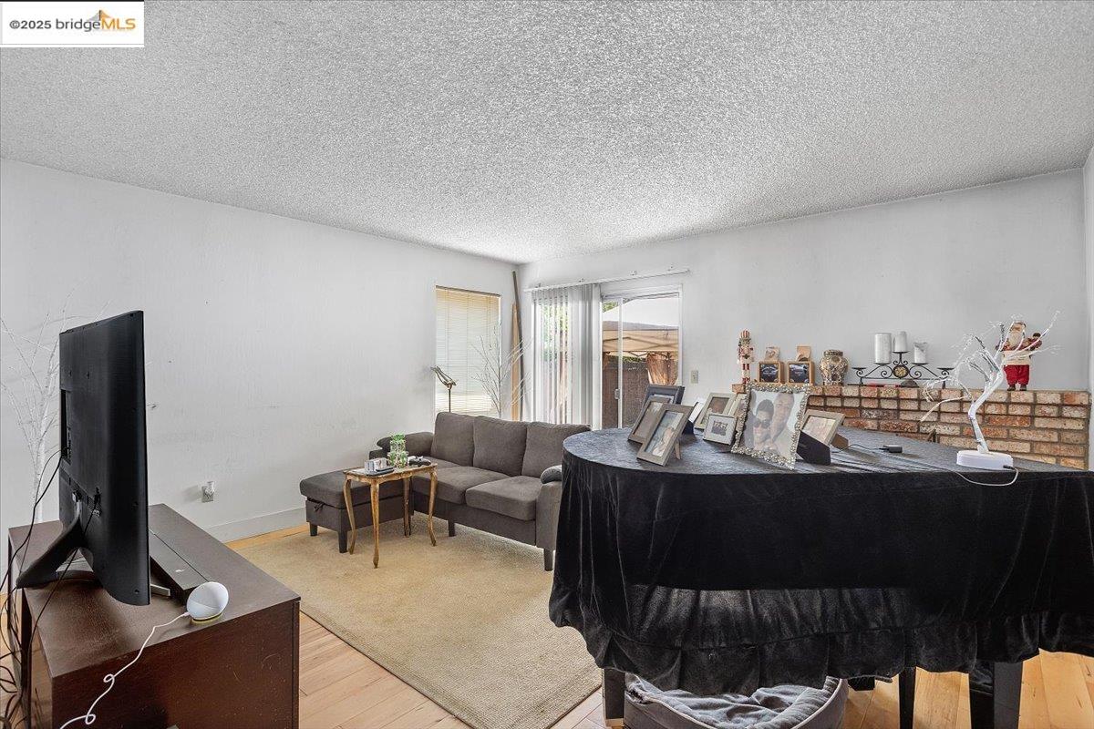 Detail Gallery Image 12 of 36 For 2275 Whitman Rd, Concord,  CA 94518 - – Beds | – Baths