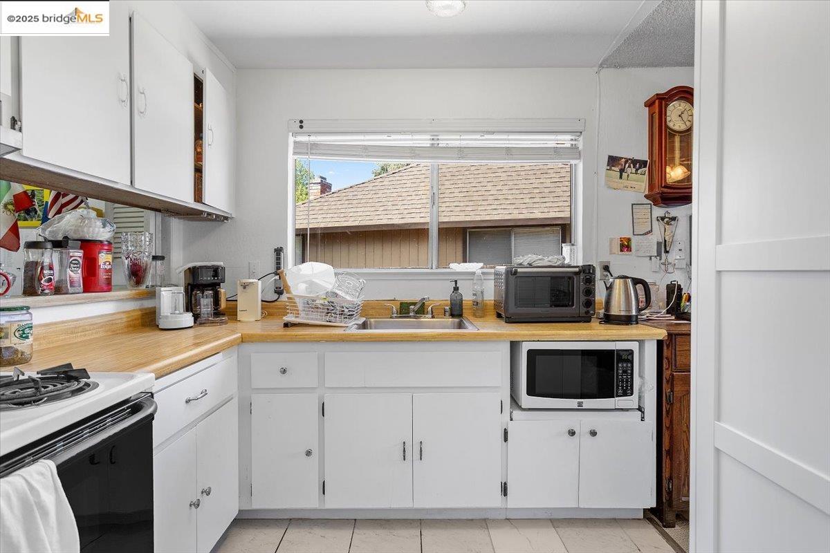 Detail Gallery Image 16 of 36 For 2275 Whitman Rd, Concord,  CA 94518 - – Beds | – Baths
