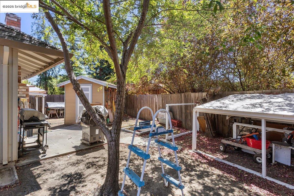 Detail Gallery Image 25 of 36 For 2275 Whitman Rd, Concord,  CA 94518 - – Beds | – Baths