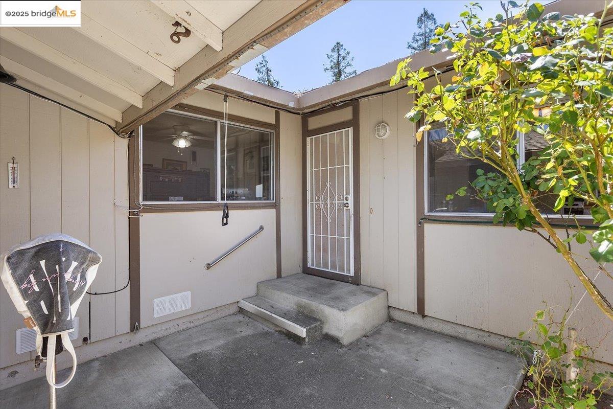 Detail Gallery Image 4 of 36 For 2275 Whitman Rd, Concord,  CA 94518 - – Beds | – Baths