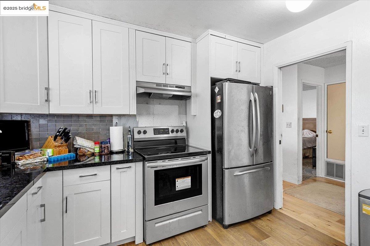 Detail Gallery Image 5 of 36 For 2275 Whitman Rd, Concord,  CA 94518 - – Beds | – Baths