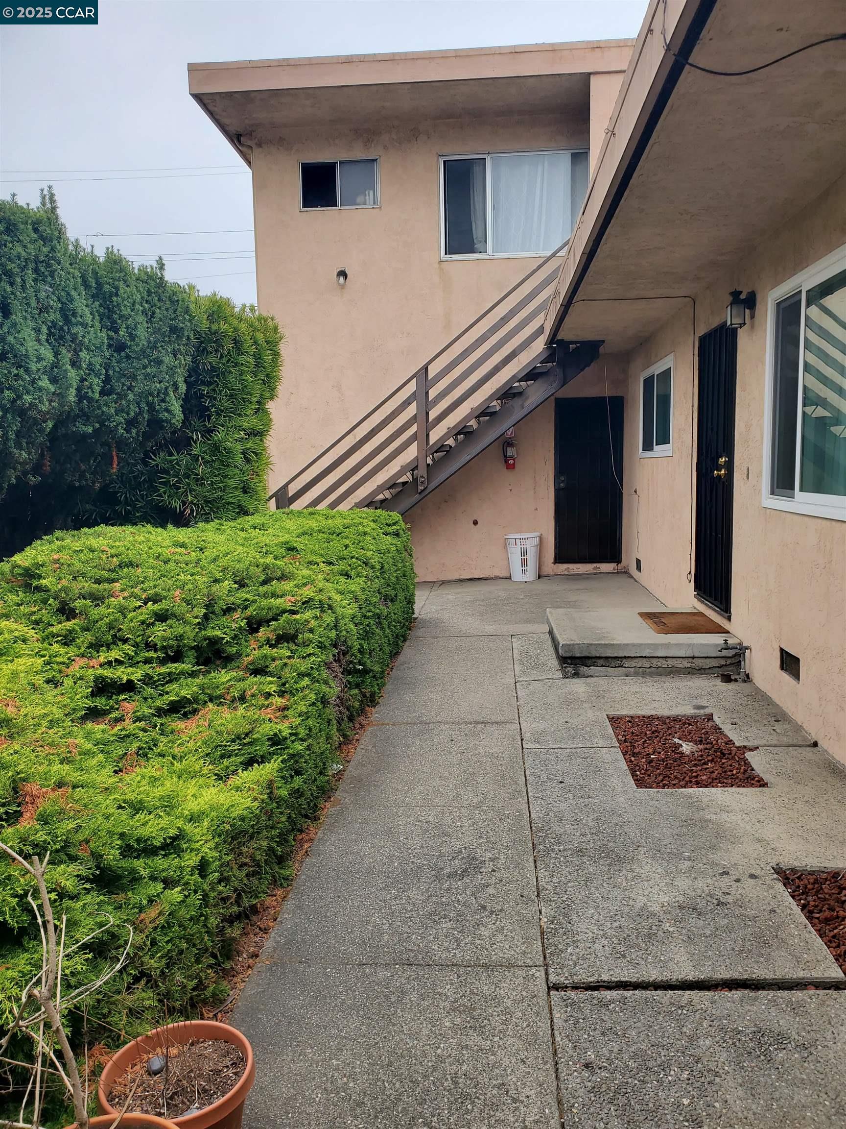 Detail Gallery Image 4 of 7 For 5600 Carlos Ave, Richmond,  CA 94804 - – Beds | – Baths