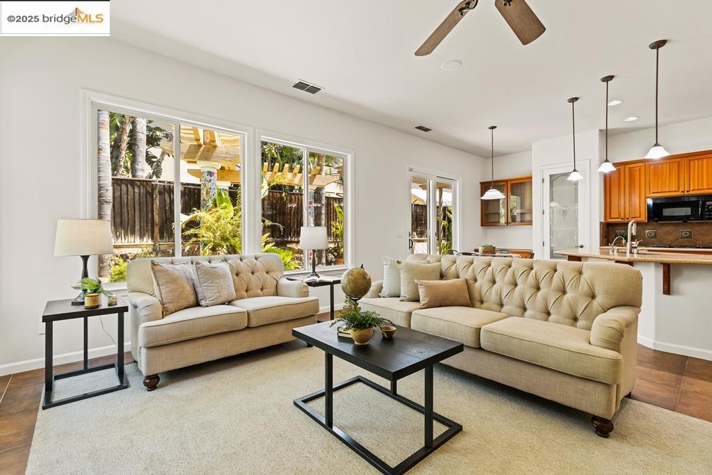 Detail Gallery Image 15 of 49 For 3146 Castle Rock Loop, Discovery Bay,  CA 94505 - 3 Beds | 2/1 Baths