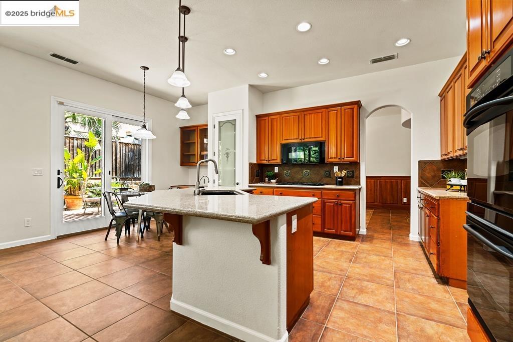 Detail Gallery Image 19 of 49 For 3146 Castle Rock Loop, Discovery Bay,  CA 94505 - 3 Beds | 2/1 Baths
