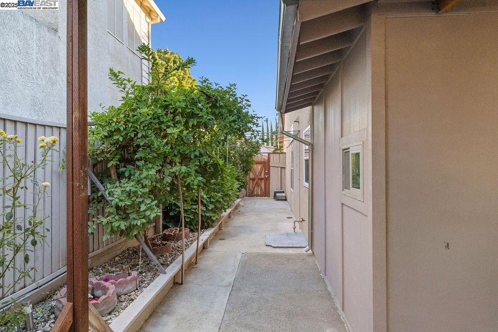 Detail Gallery Image 38 of 52 For 1429 Bluesage Court, Tracy,  CA 95376 - 4 Beds | 2/1 Baths