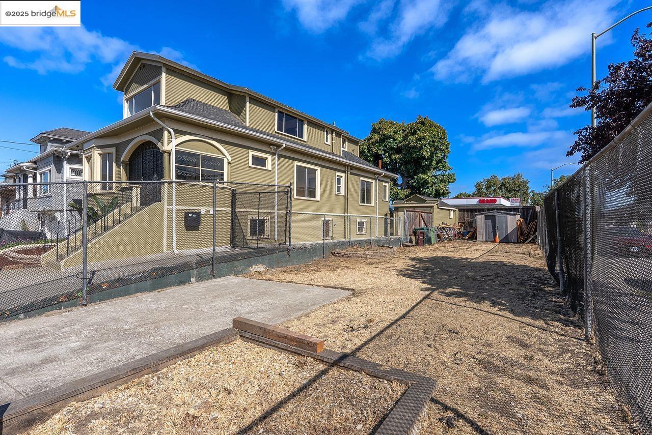 Detail Gallery Image 4 of 8 For Marting Luther King, Oakland,  CA 94608 - – Beds | – Baths