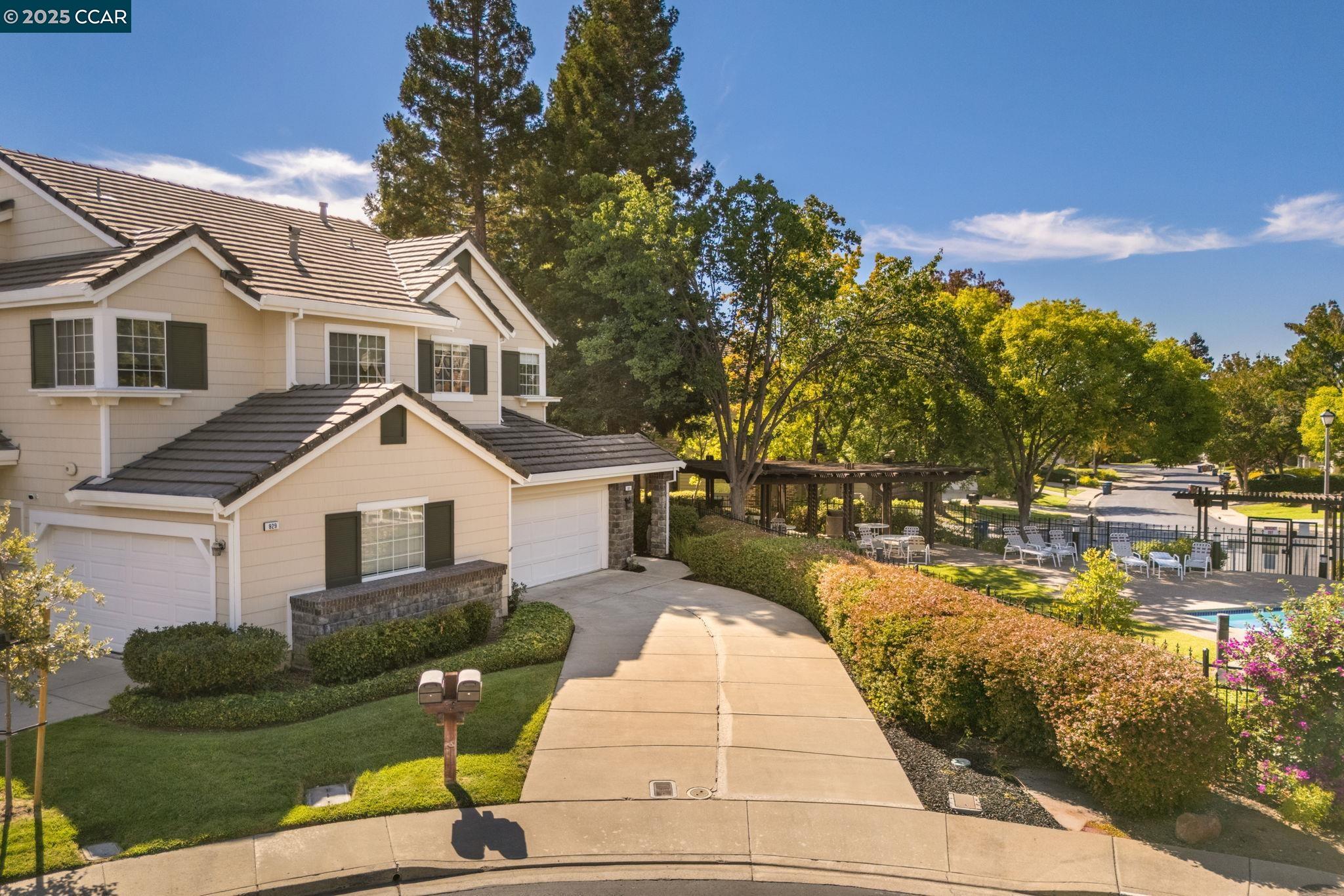 Detail Gallery Image 1 of 48 For 931 Arrowhead Ter, Clayton,  CA 94517 - 3 Beds | 2/1 Baths