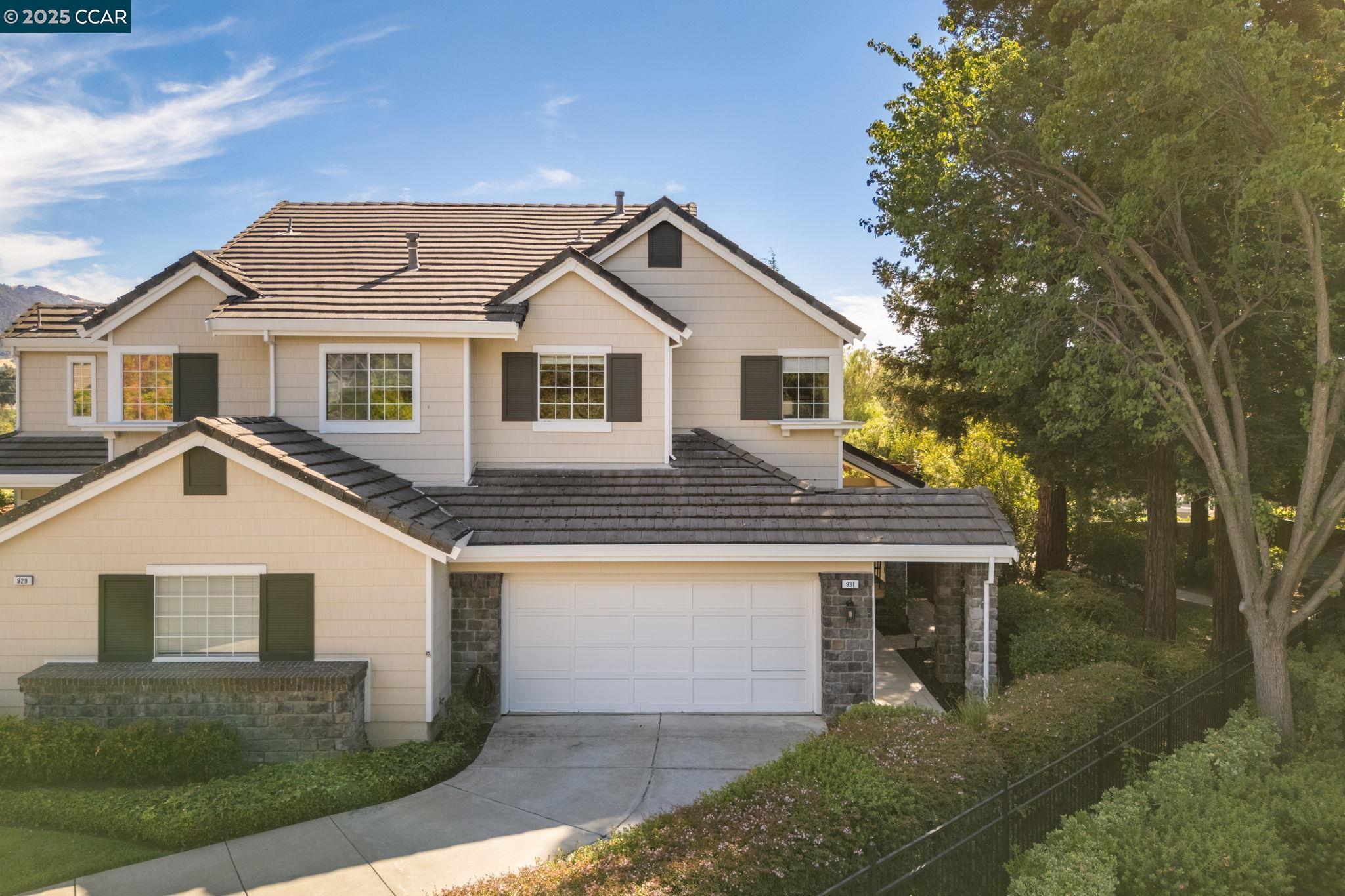 Detail Gallery Image 2 of 48 For 931 Arrowhead Ter, Clayton,  CA 94517 - 3 Beds | 2/1 Baths