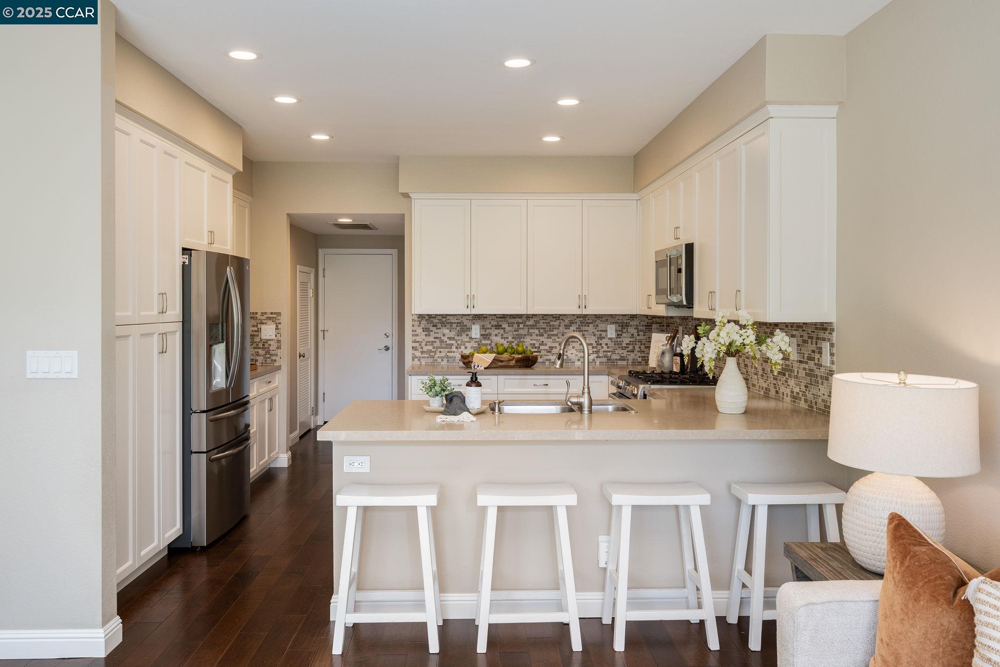 Detail Gallery Image 14 of 48 For 931 Arrowhead Ter, Clayton,  CA 94517 - 3 Beds | 2/1 Baths