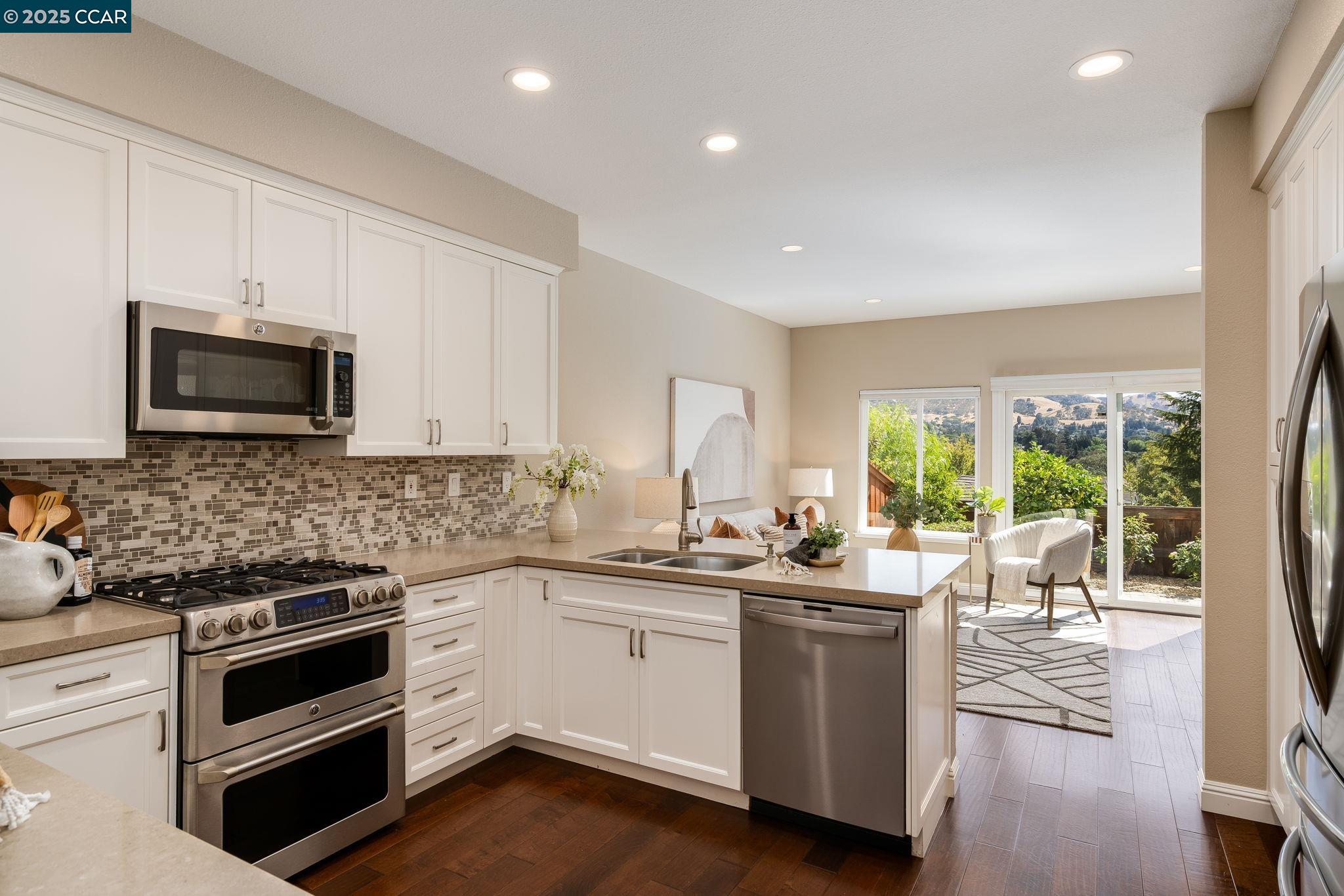Detail Gallery Image 16 of 54 For 931 Arrowhead Ter, Clayton,  CA 94517 - 3 Beds | 2/1 Baths