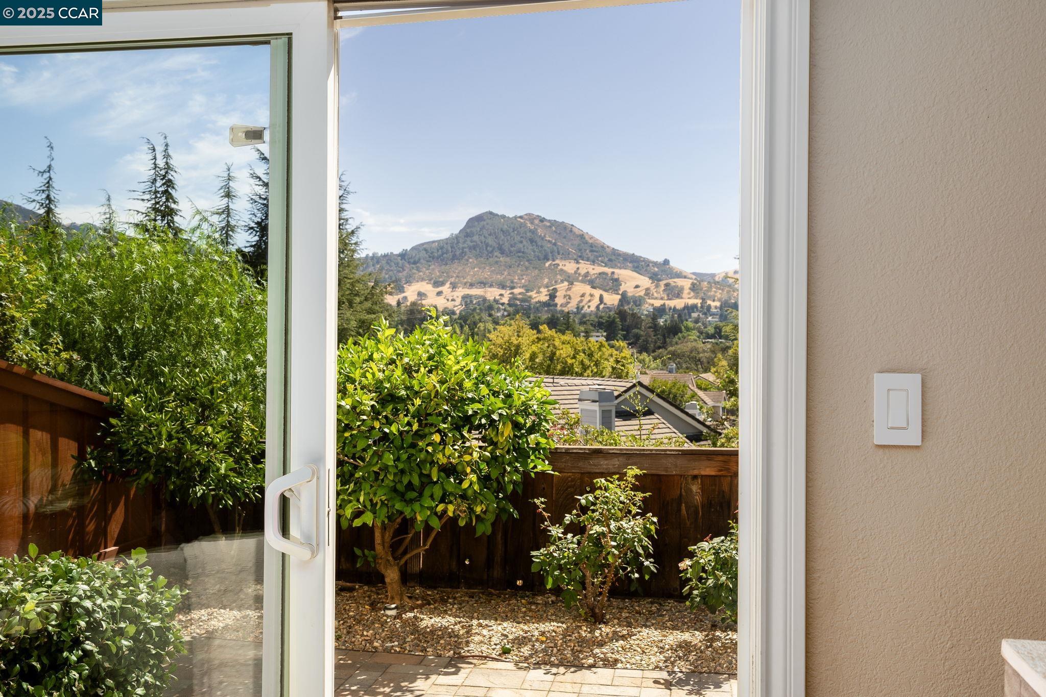 Detail Gallery Image 20 of 54 For 931 Arrowhead Ter, Clayton,  CA 94517 - 3 Beds | 2/1 Baths