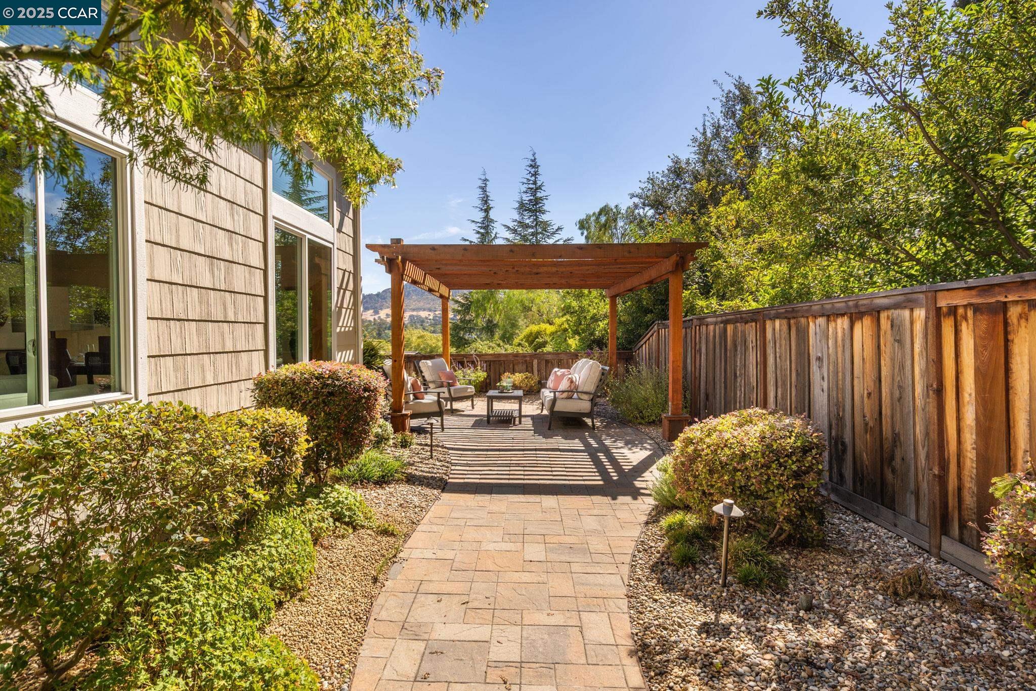 Detail Gallery Image 38 of 48 For 931 Arrowhead Ter, Clayton,  CA 94517 - 3 Beds | 2/1 Baths