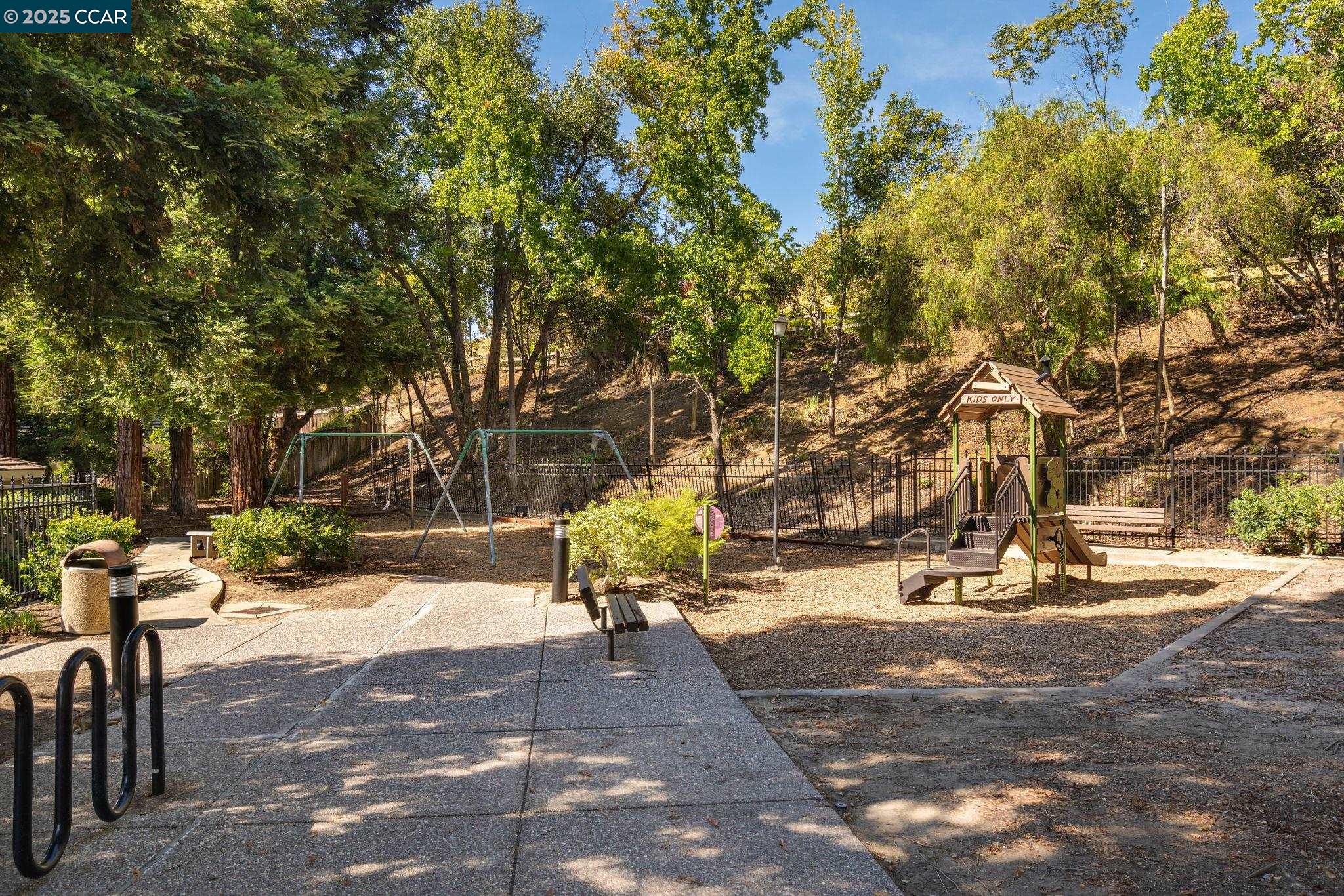 Detail Gallery Image 39 of 48 For 931 Arrowhead Ter, Clayton,  CA 94517 - 3 Beds | 2/1 Baths