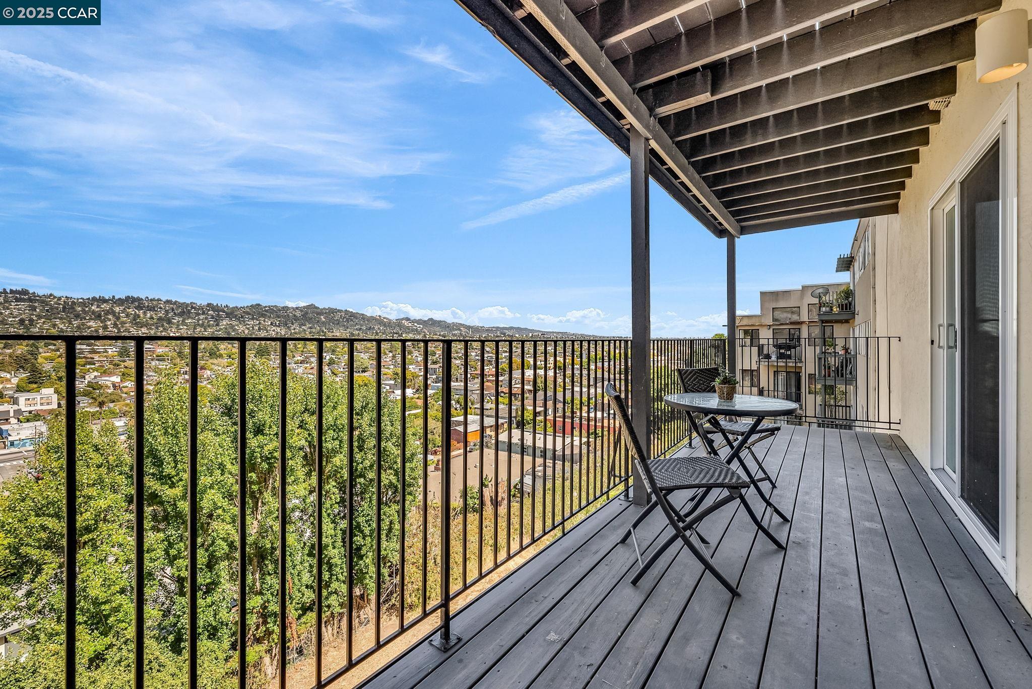 Detail Gallery Image 2 of 54 For 599 Jackson St, Albany,  CA 94706 - – Beds | – Baths