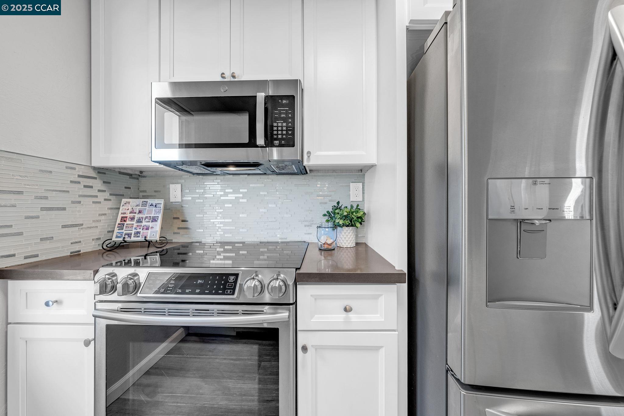 Detail Gallery Image 20 of 54 For 599 Jackson St, Albany,  CA 94706 - – Beds | – Baths
