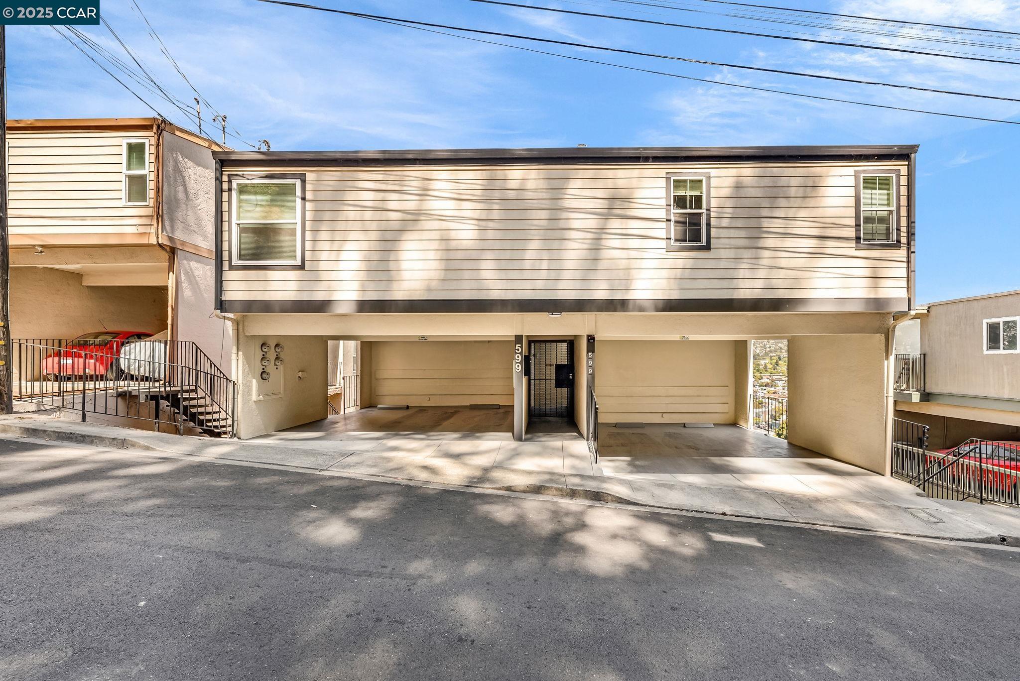 Detail Gallery Image 4 of 54 For 599 Jackson St, Albany,  CA 94706 - – Beds | – Baths