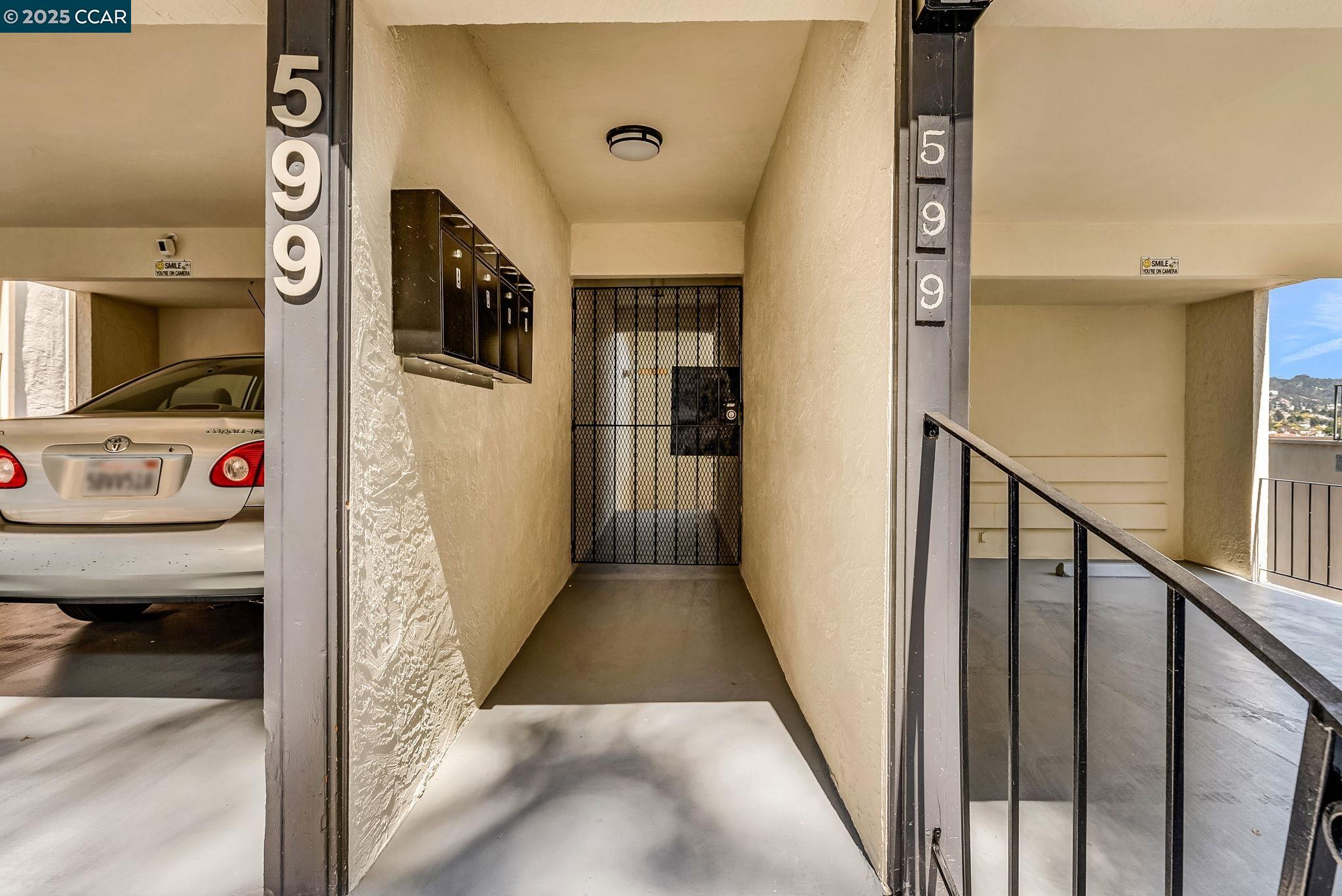 Detail Gallery Image 8 of 54 For 599 Jackson St, Albany,  CA 94706 - – Beds | – Baths