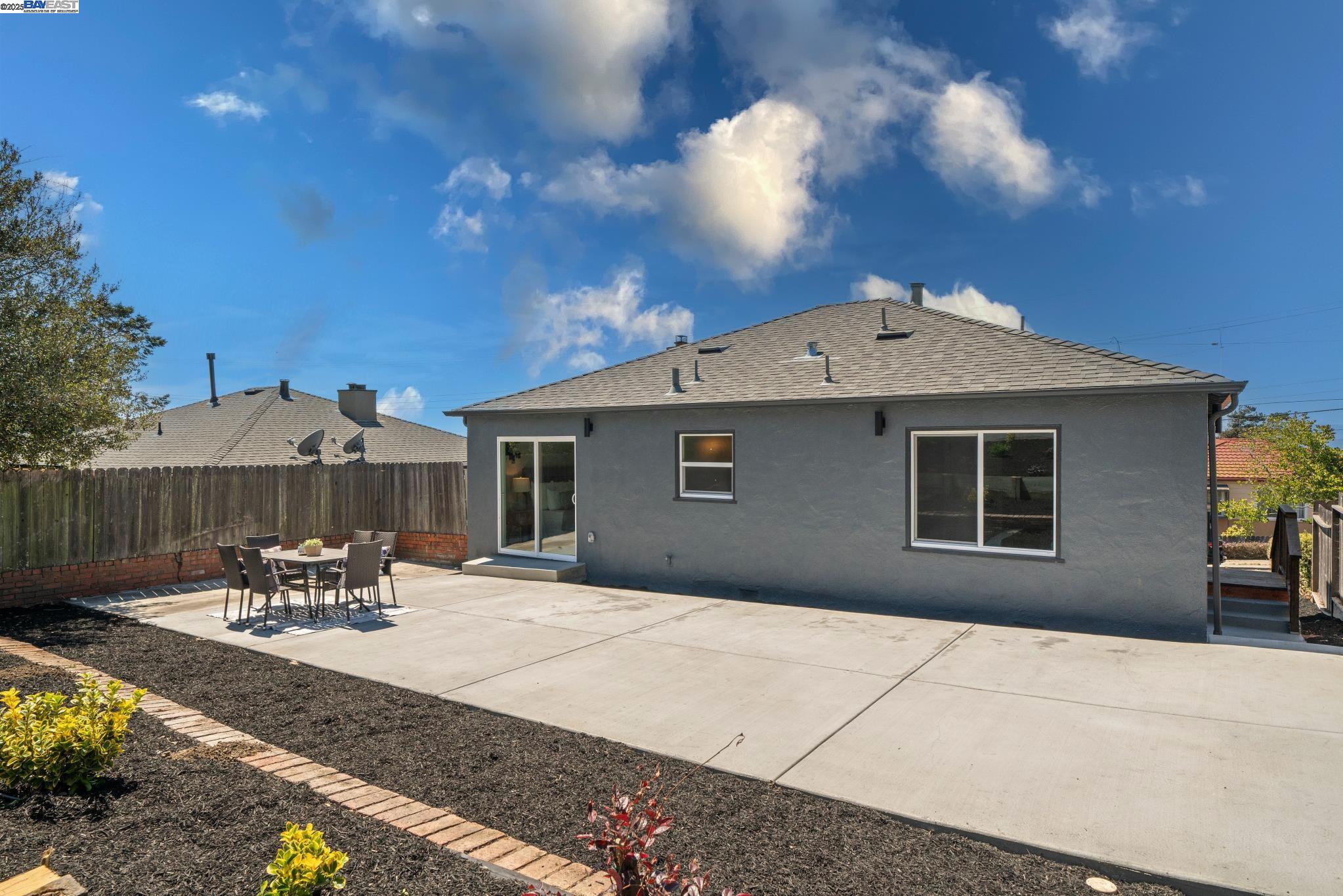 Detail Gallery Image 34 of 50 For 2630 Monte Vista Ave, El Cerrito,  CA 94530 - 2 Beds | 1 Baths