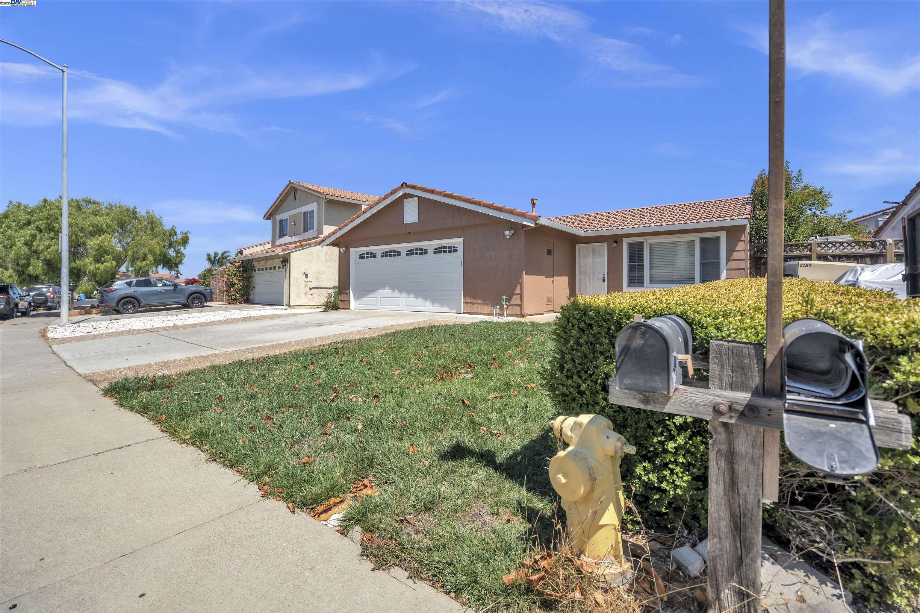 Detail Gallery Image 3 of 30 For 33025 Calistoga St, Union City,  CA 94587 - 3 Beds | 2 Baths