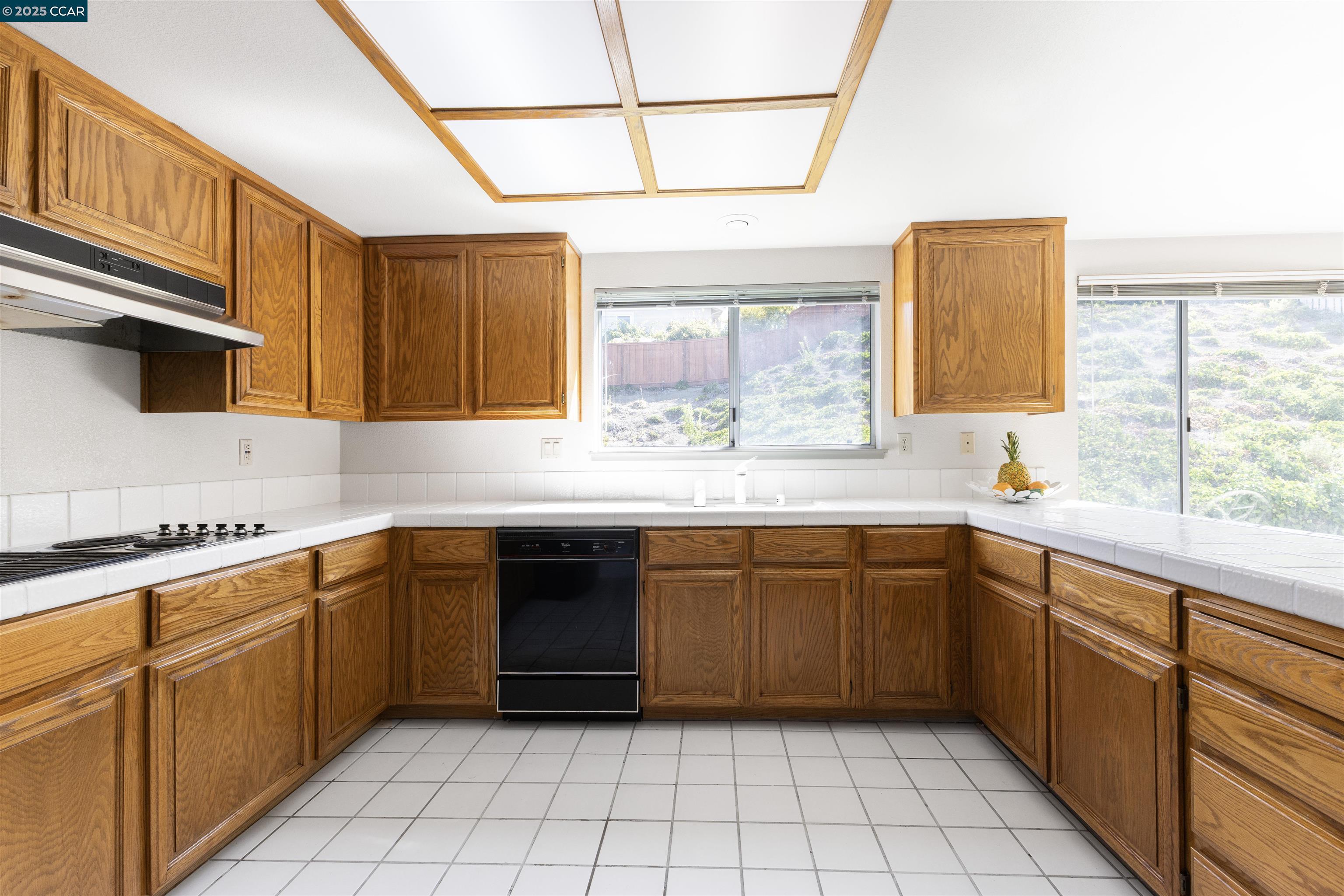 Detail Gallery Image 8 of 40 For 5364 Woodgate Ct, Richmond,  CA 94803 - 4 Beds | 3 Baths