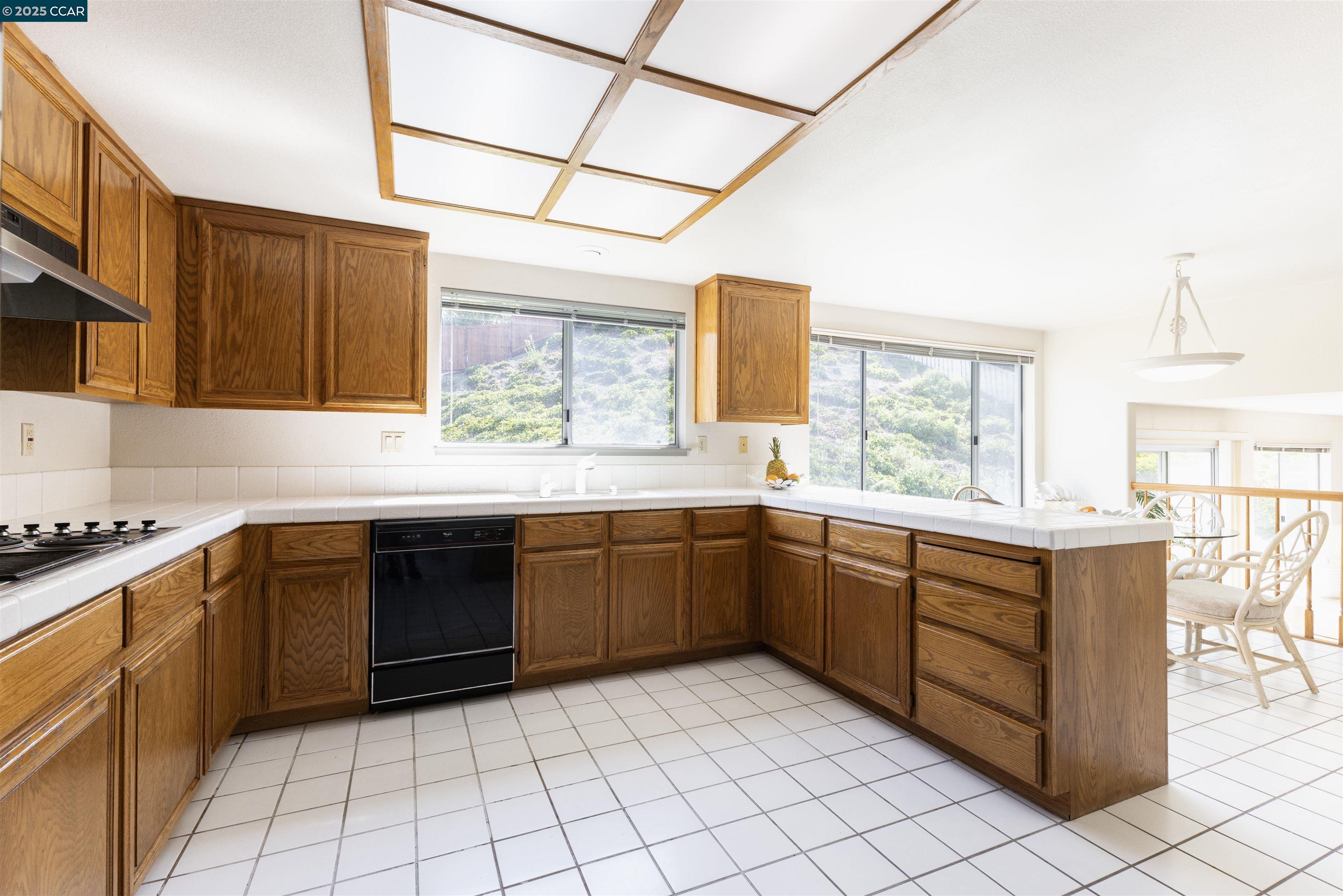 Detail Gallery Image 9 of 40 For 5364 Woodgate Ct, Richmond,  CA 94803 - 4 Beds | 3 Baths