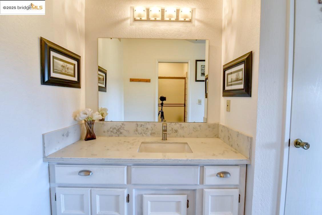 Detail Gallery Image 16 of 25 For 12753 Junipero Serra, Groveland,  CA 95321 - 3 Beds | 3 Baths