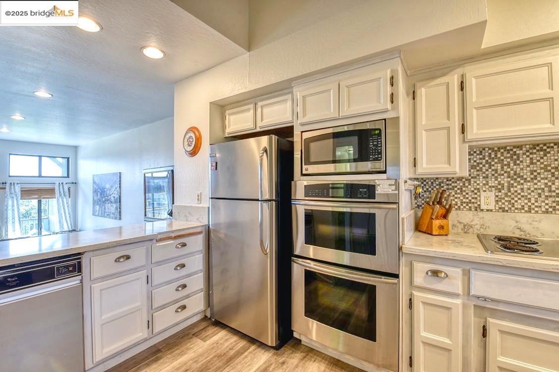 Detail Gallery Image 8 of 25 For 12753 Junipero Serra, Groveland,  CA 95321 - 3 Beds | 3 Baths