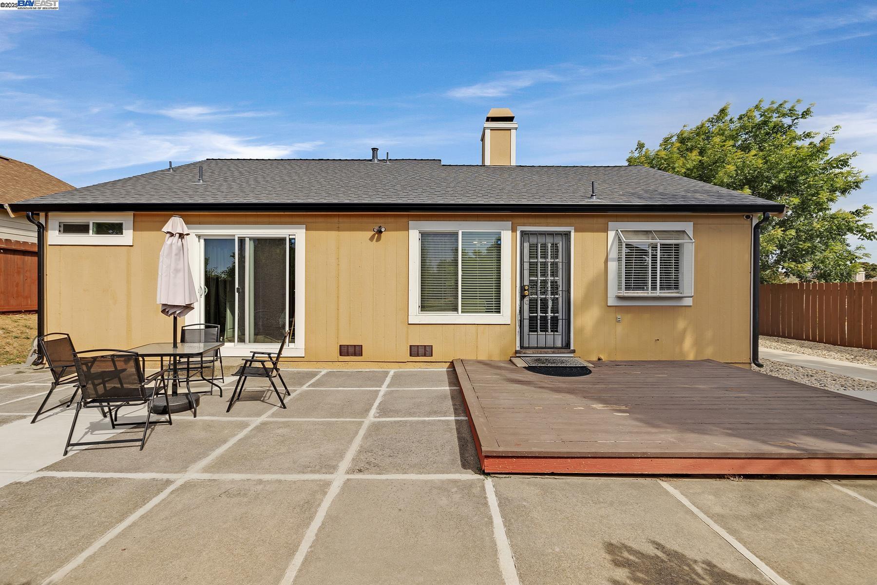 Detail Gallery Image 11 of 41 For 106 Fieldstone Way, Vallejo,  CA 94589 - 3 Beds | 2 Baths