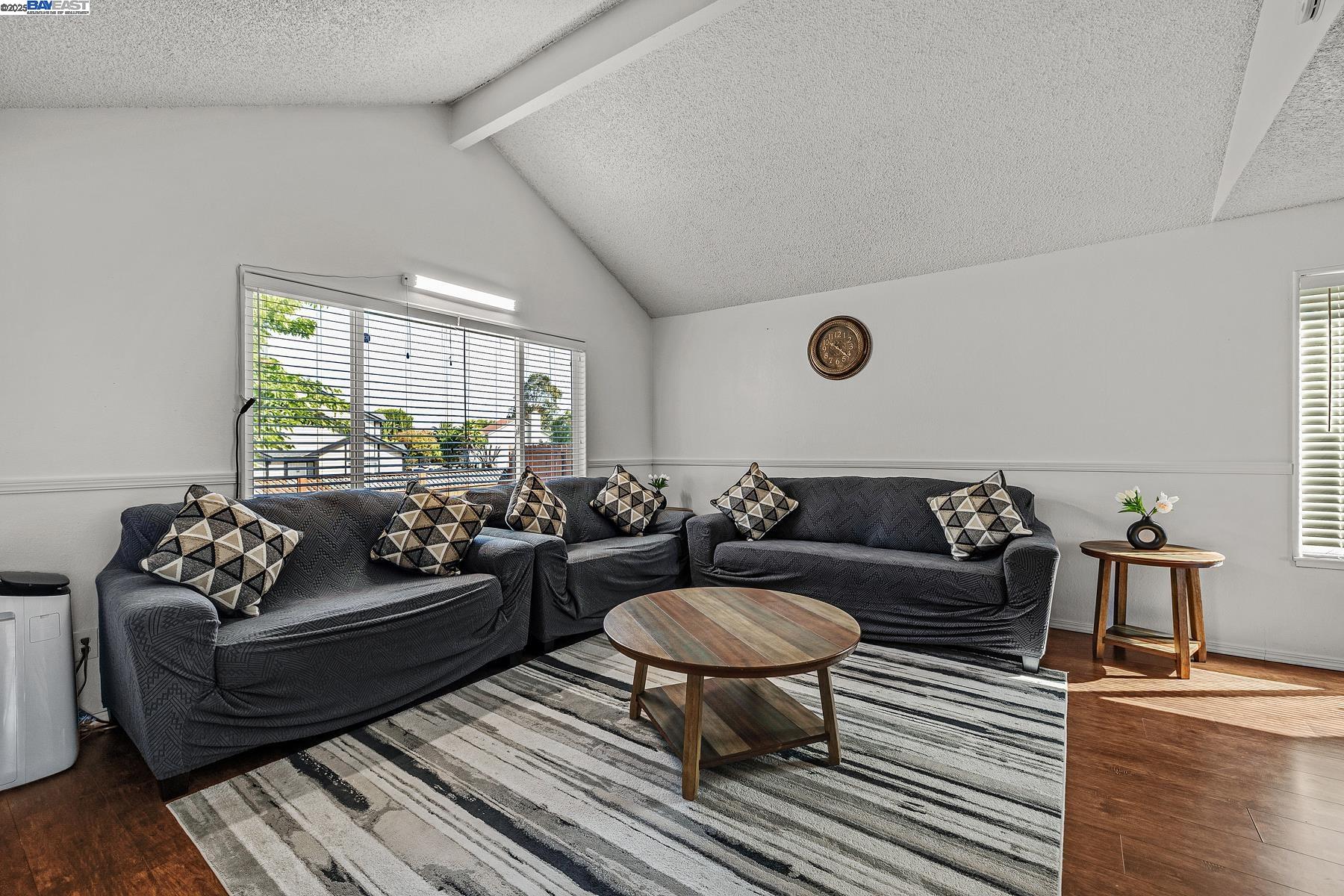 Detail Gallery Image 16 of 41 For 106 Fieldstone Way, Vallejo,  CA 94589 - 3 Beds | 2 Baths