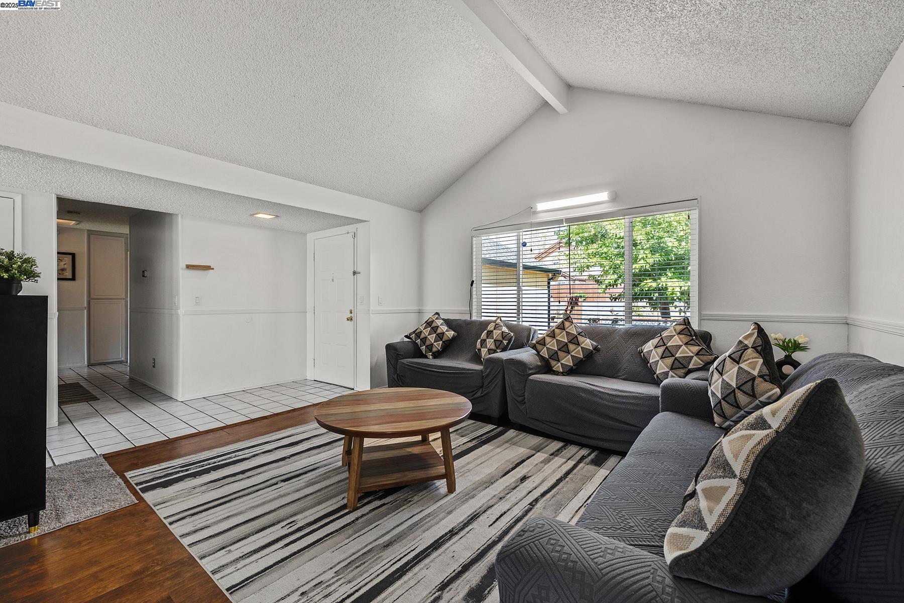 Detail Gallery Image 19 of 41 For 106 Fieldstone Way, Vallejo,  CA 94589 - 3 Beds | 2 Baths