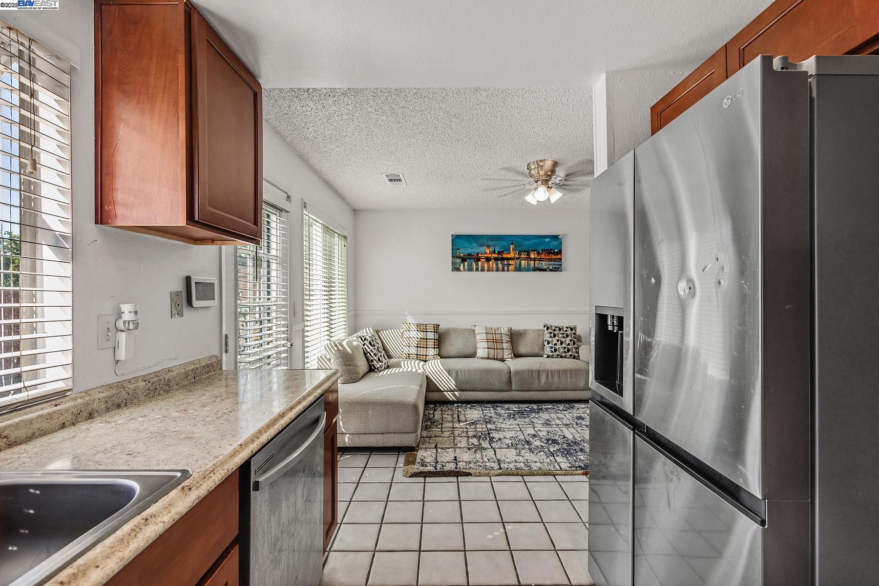 Detail Gallery Image 22 of 41 For 106 Fieldstone Way, Vallejo,  CA 94589 - 3 Beds | 2 Baths