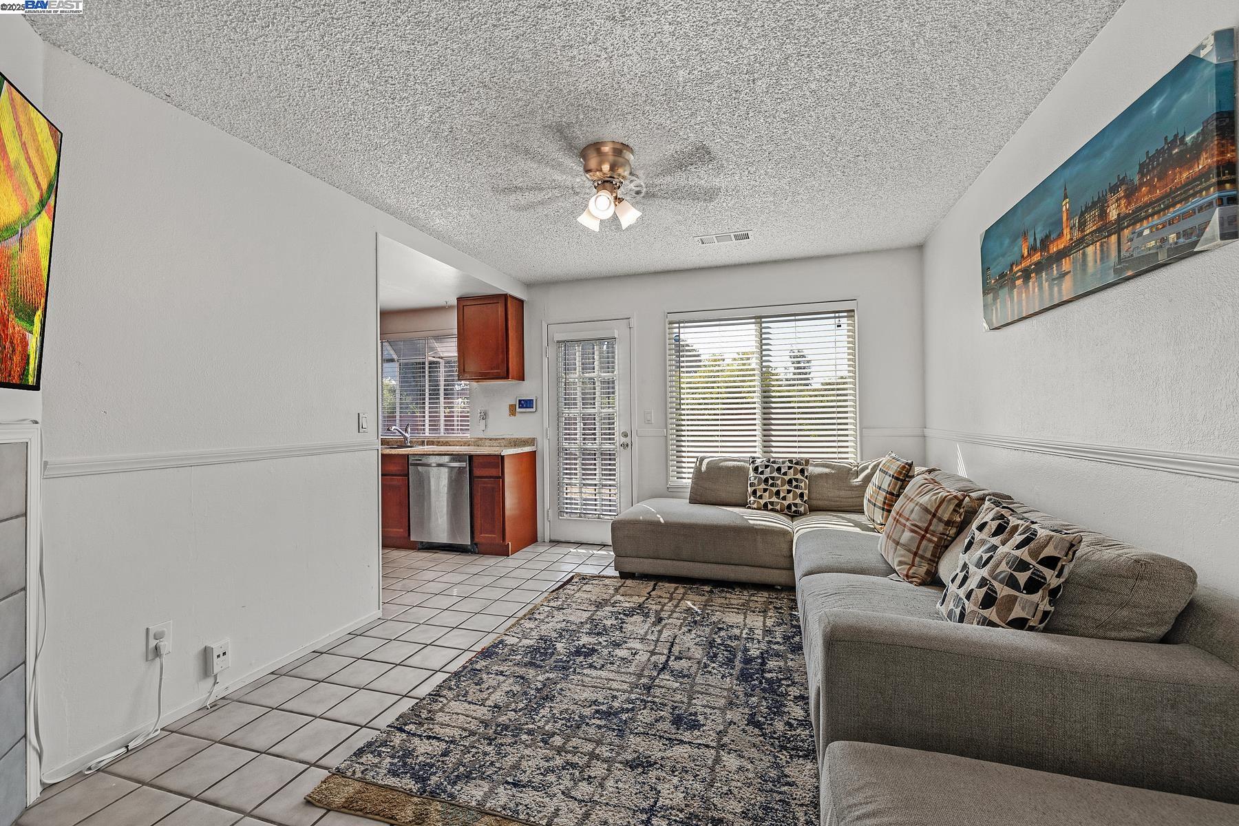 Detail Gallery Image 27 of 41 For 106 Fieldstone Way, Vallejo,  CA 94589 - 3 Beds | 2 Baths